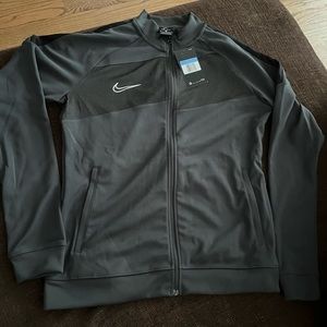Nike women zippered jacket, size m, new